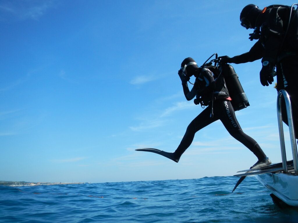 sub, diving, scuba-2296460.jpg